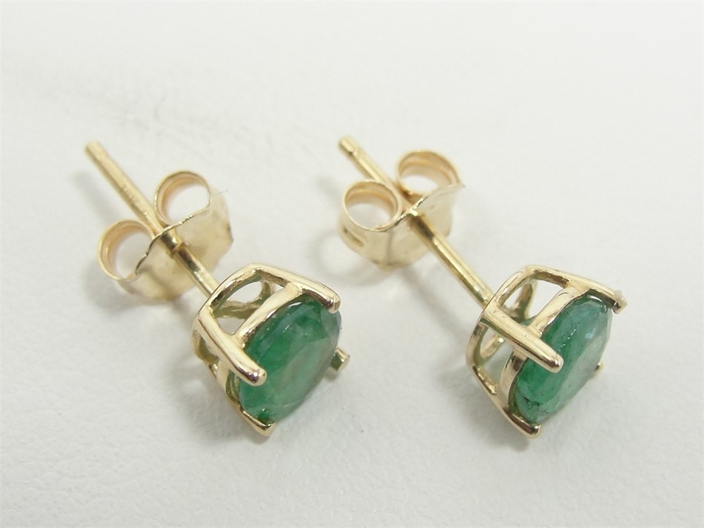 Police Auctions Canada - 14K Yellow Gold Emerald Stud Earrings (118842F)
